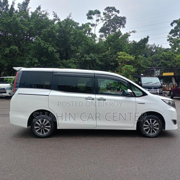 Toyota Noah 1.8 FWD Hybrid (7 seater) 2018 Pearl