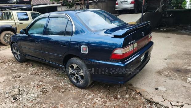 Toyota Corolla Sedan 1995 Blue