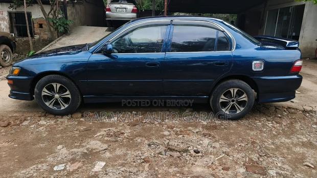 Toyota Corolla Sedan 1995 Blue