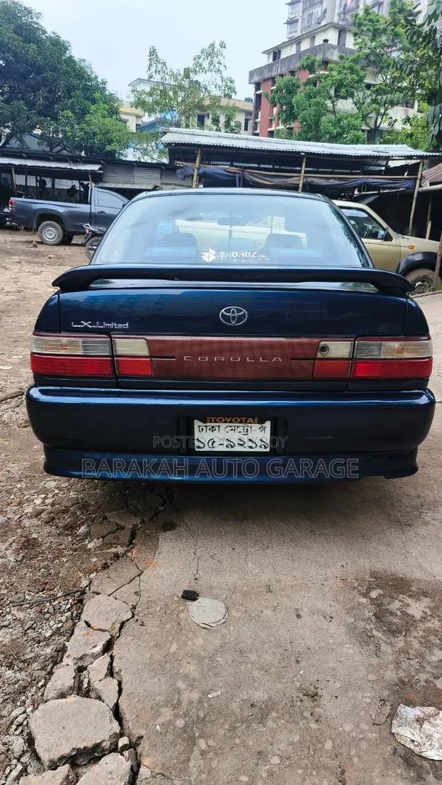 Toyota Corolla Sedan 1995 Blue