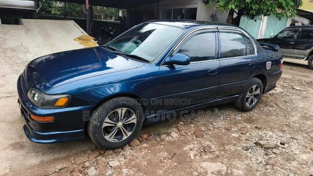 Toyota Corolla Sedan 1995 Blue