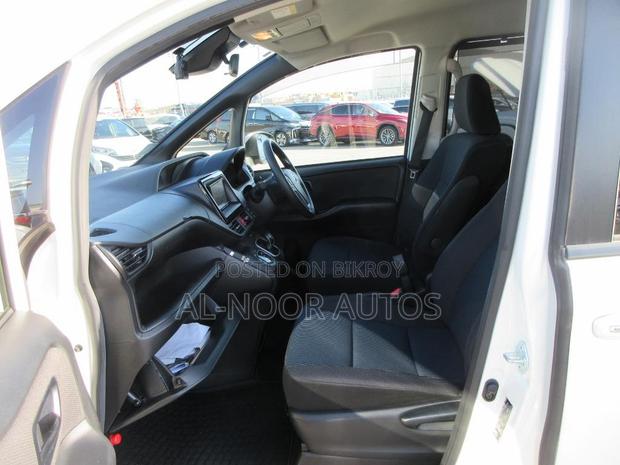 Toyota Noah 1.8 FWD Hybrid (7 seater) 2021 Pearl
