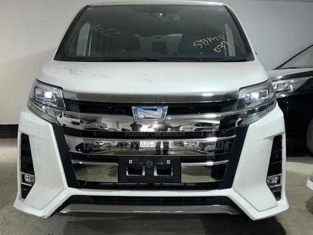 Toyota Noah 1.8 FWD Hybrid (7 seater) 2021 Pearl