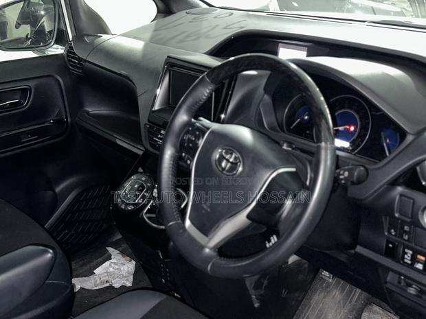Toyota Noah 1.8 FWD Hybrid (7 seater) 2021 Pearl