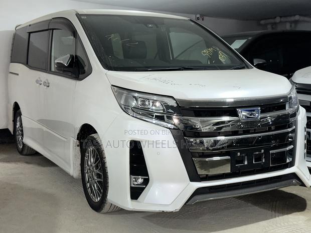 Toyota Noah 1.8 FWD Hybrid (7 seater) 2021 Pearl