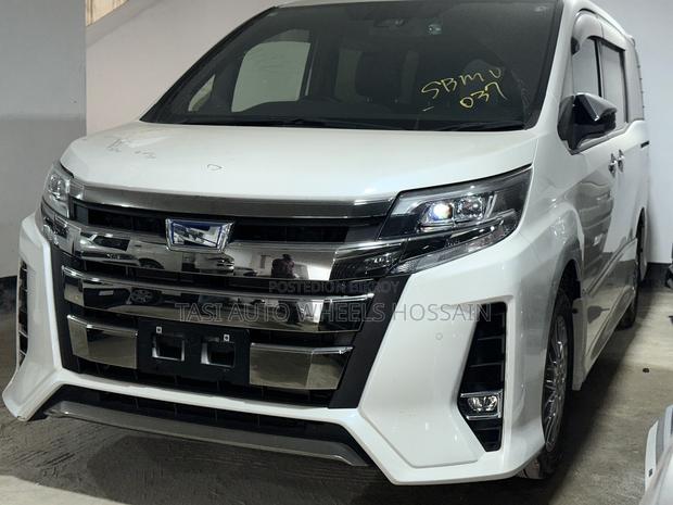 Toyota Noah 1.8 FWD Hybrid (7 seater) 2021 Pearl