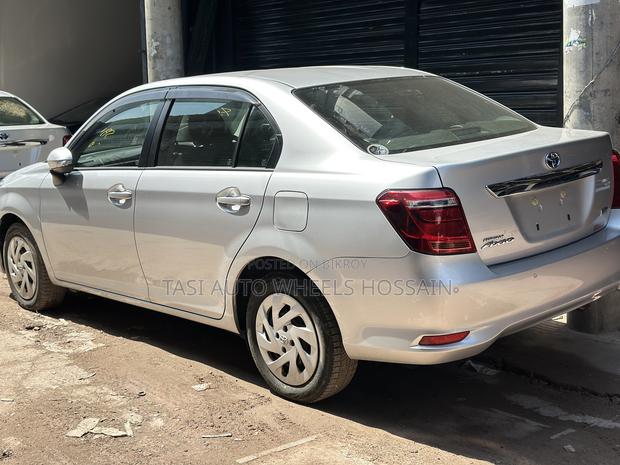 Toyota Axio 2021 Silver