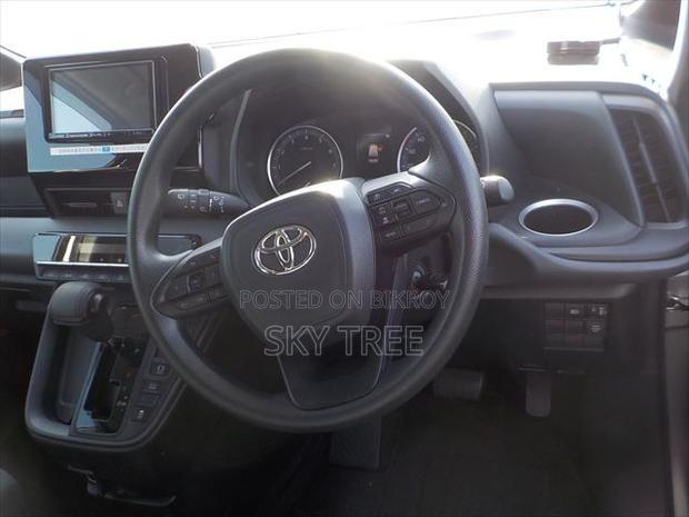 Toyota Noah 2022 Gray