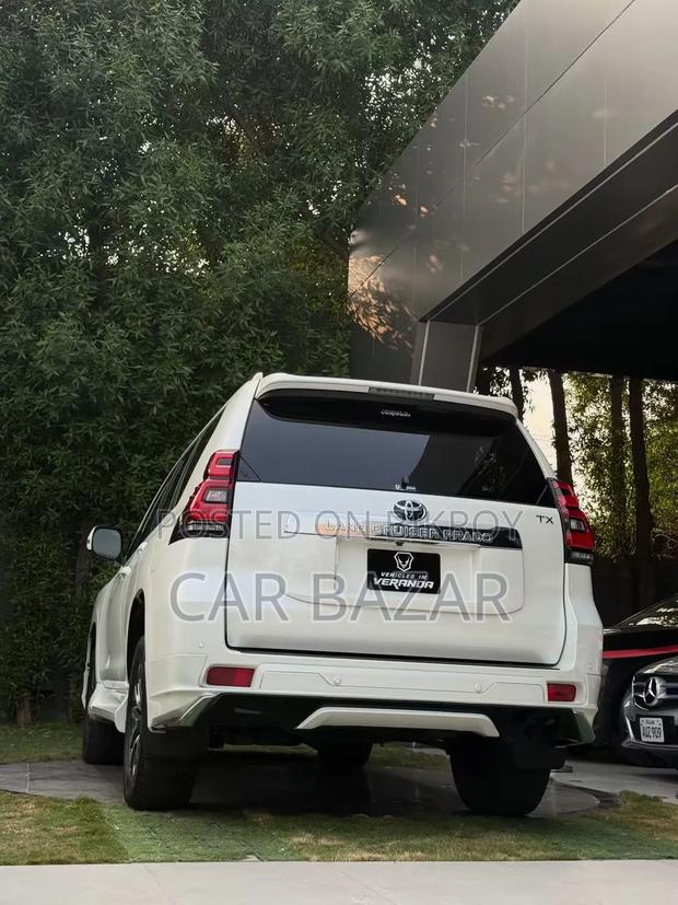 Toyota Land Cruiser Prado 2.7 2022 Pearl