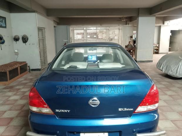 Nissan Sunny 2011 Blue