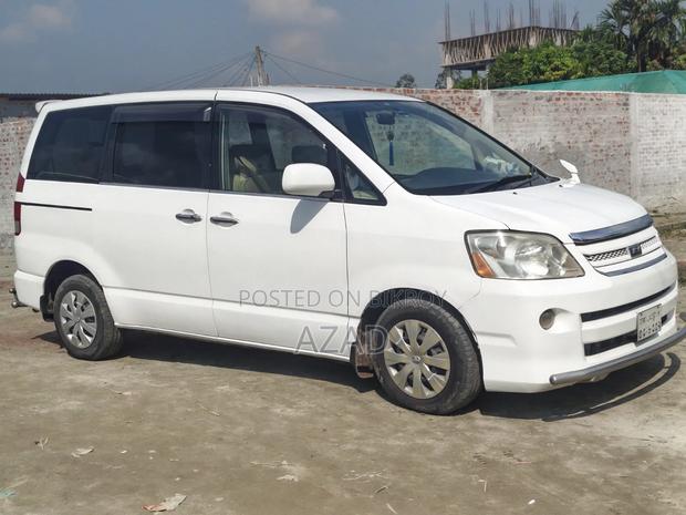 Toyota Noah 2007 White