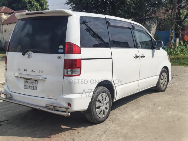 Toyota Noah 2007 White