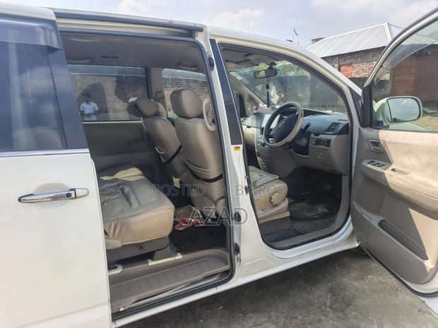 Toyota Noah 2007 White