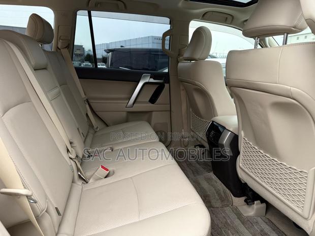 New Toyota Land Cruiser Prado 2.7 2023 Pearl