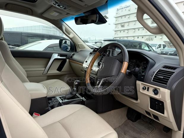 New Toyota Land Cruiser Prado 2.7 2023 Pearl