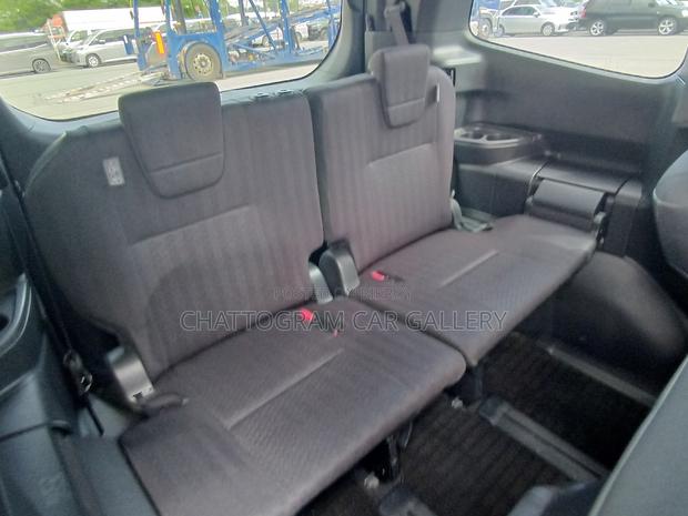 Toyota Voxy 2023