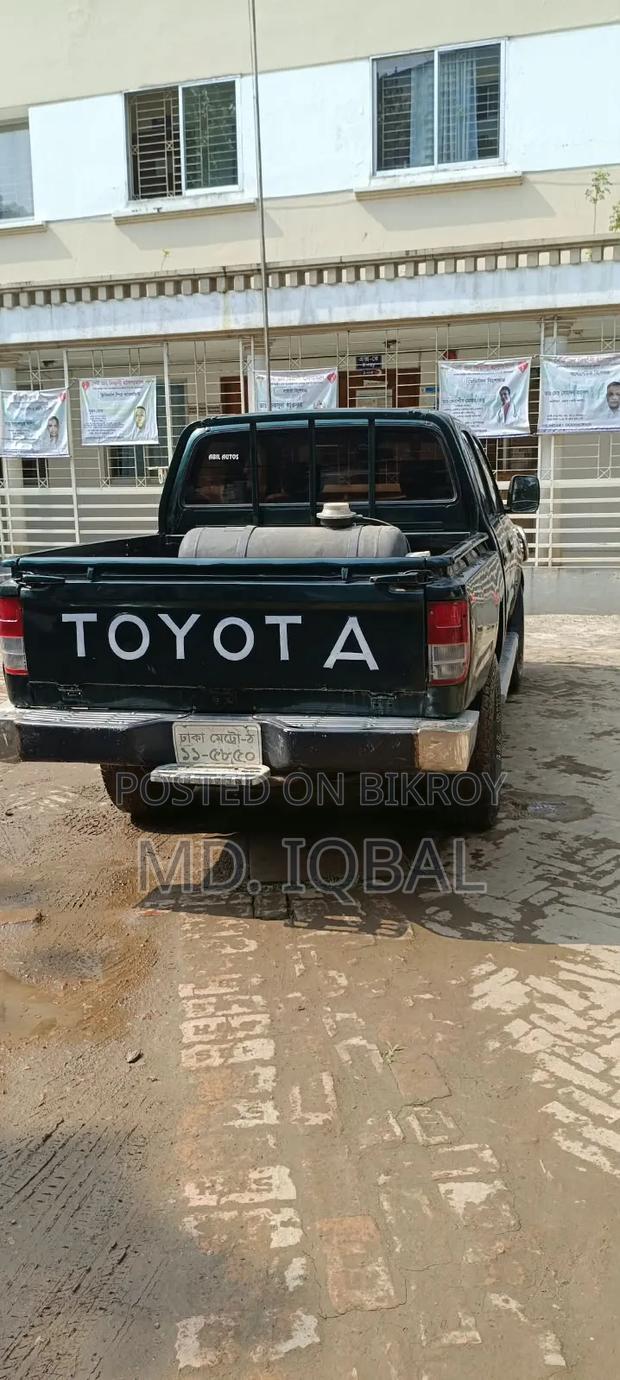 Toyota Hilux 2.5 Cab 2005 Green