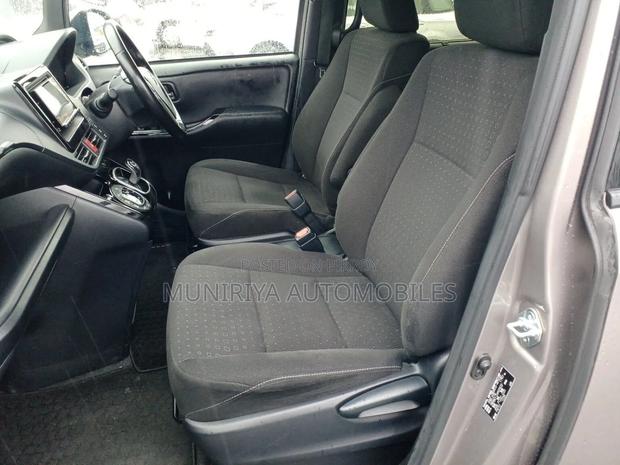 Toyota Noah 1.8 FWD Hybrid (7 seater) 2021 Brown