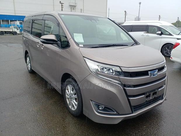 Toyota Noah 1.8 FWD Hybrid (7 seater) 2021 Brown