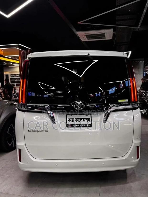Toyota Esquire 1.8 FWD Hybrid (7 seater) 2021 Pearl