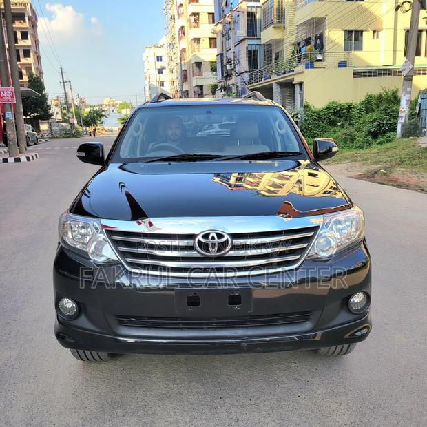 Toyota Fortuner 2013 Black