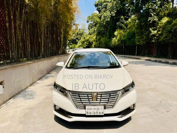 Toyota Premio 2018 Pearl