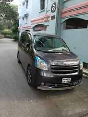 Toyota Noah 2.0 143hp AWD (7 Seater) 2010 Gray for sale