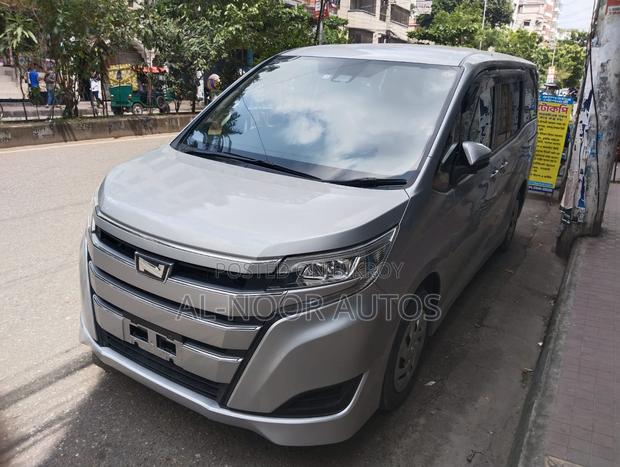 Toyota Noah 2.0 FWD (8 Seater) 2021 Silver