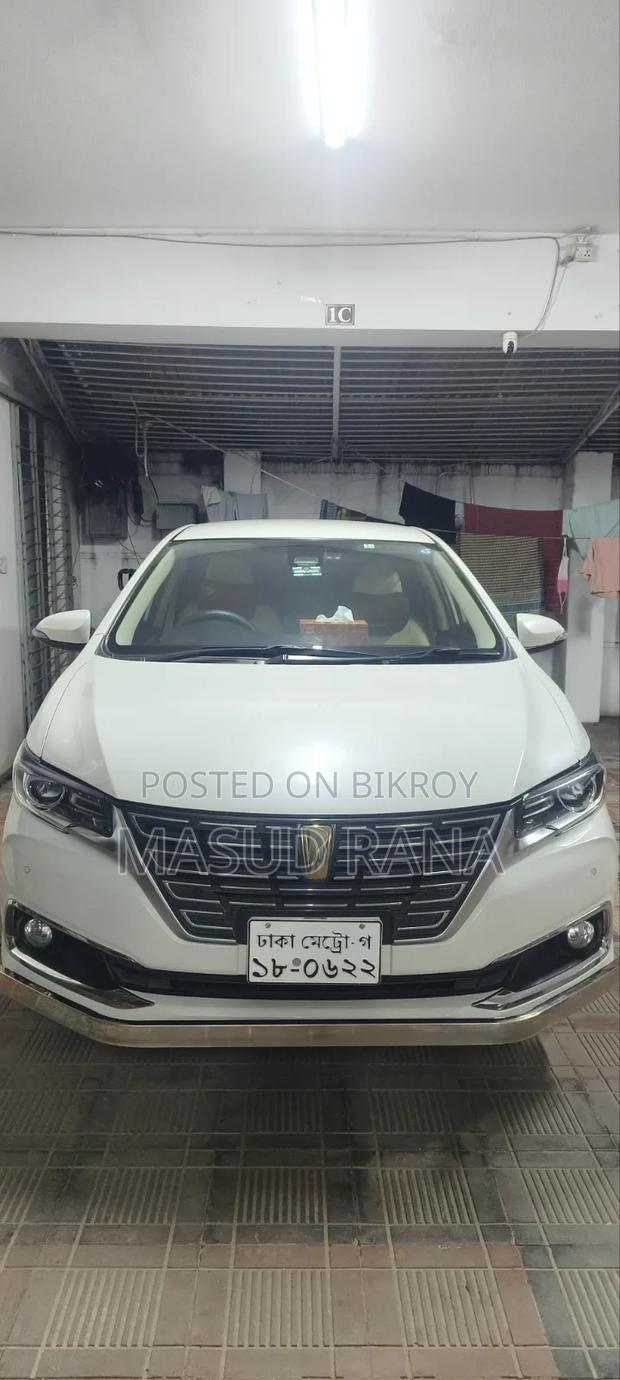 Toyota Premio 1.5 FWD 2020 White