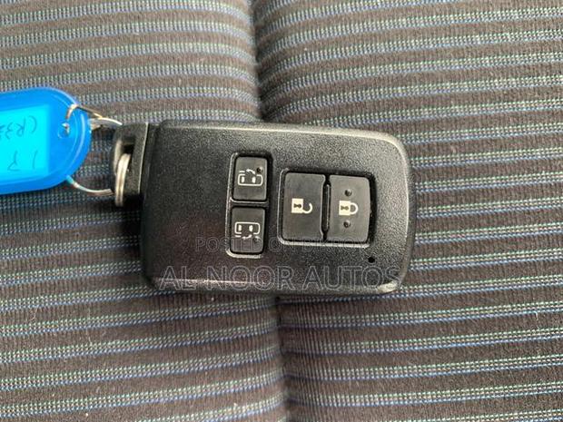 Toyota Noah 1.8 FWD Hybrid (7 seater) 2021 White