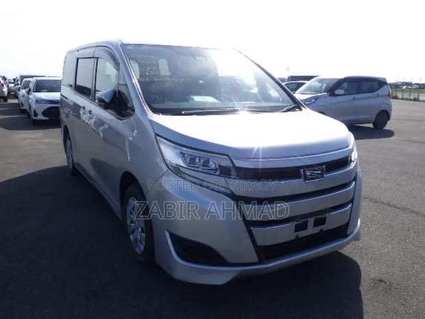 Toyota Noah 2021 Silver