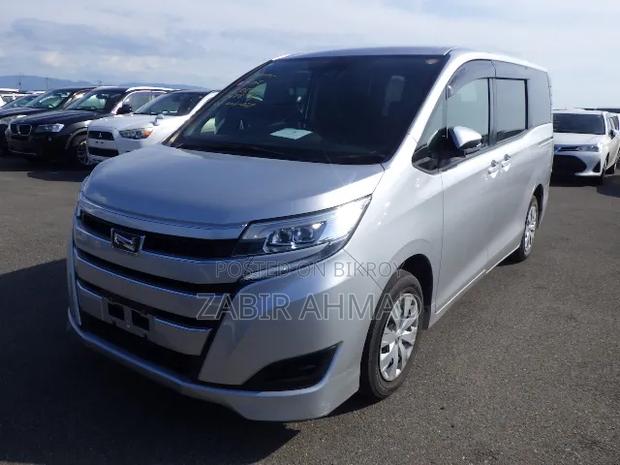 Toyota Noah 2021 Silver