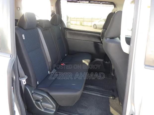 Toyota Noah 2021 Silver