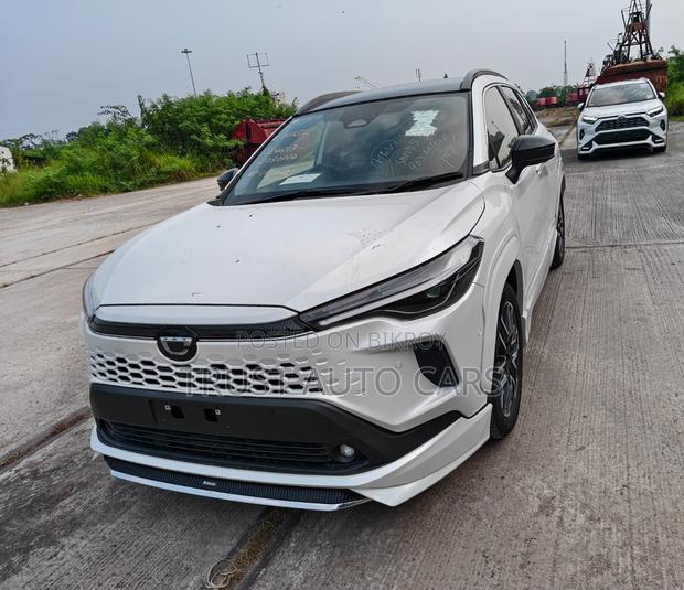 Toyota Corolla Cross 2026 White