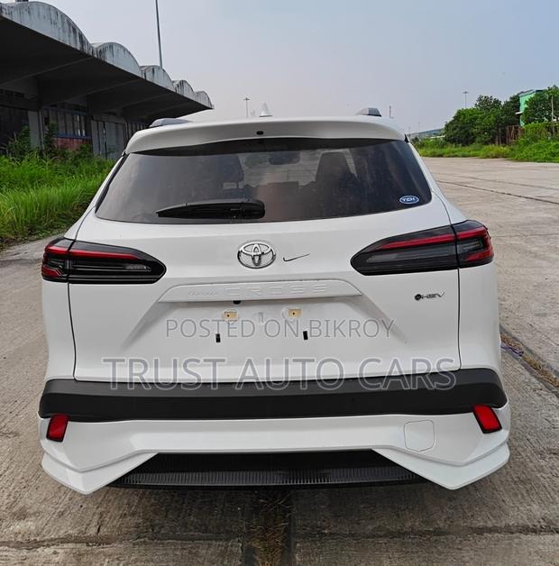Toyota Corolla Cross 2026 White