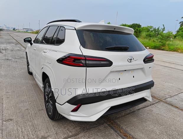 Toyota Corolla Cross 2026 White