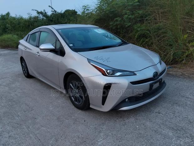 Toyota Prius 2021 Beige