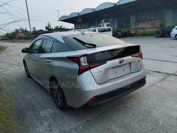 Toyota Prius 2021 Beige