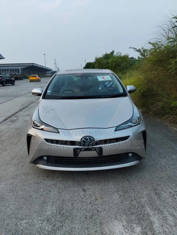 Toyota Prius 2021 Beige