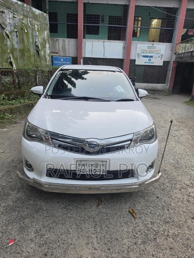 Toyota Corolla Fielder 1.5 Hybrid FWD 2014 White