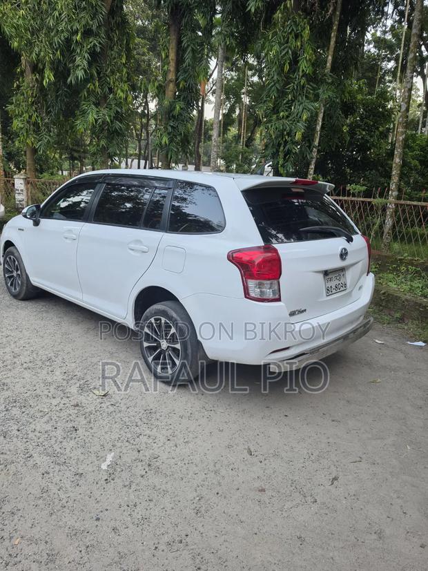 Toyota Corolla Fielder 1.5 Hybrid FWD 2014 White