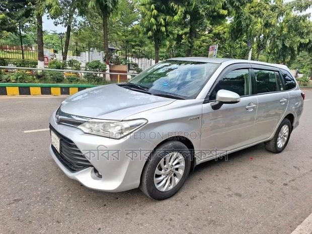 Toyota Corolla Fielder 2016 Silver