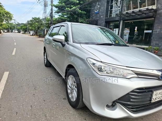 Toyota Corolla Fielder 2016 Silver