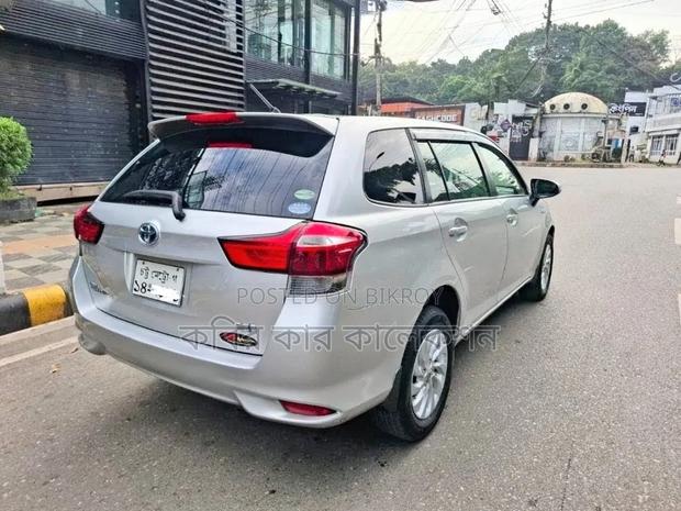 Toyota Corolla Fielder 2016 Silver