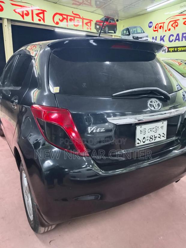 Toyota Vitz 2012 Black