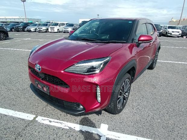 Toyota Yaris Cross 1.5 Hybrid FWD 2021 Red