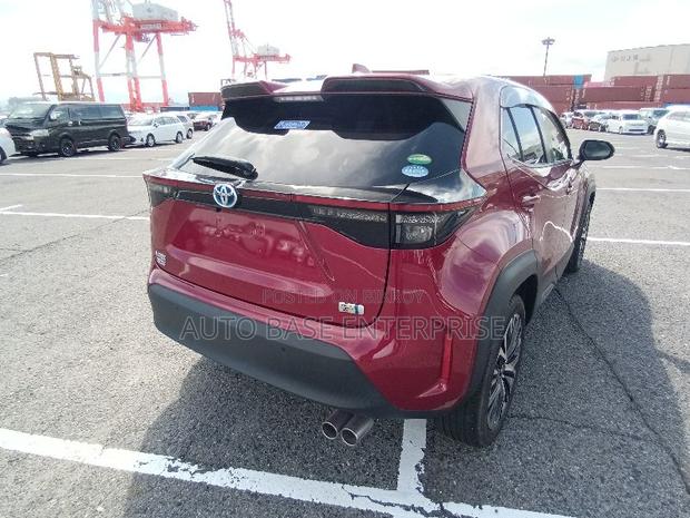 Toyota Yaris Cross 1.5 Hybrid FWD 2021 Red