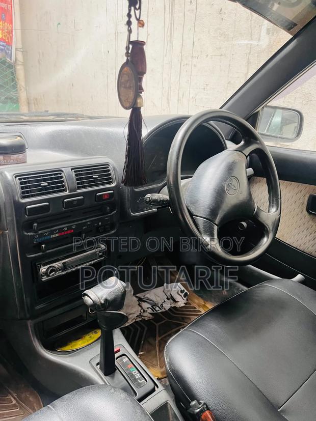 Toyota Corolla 1995 White