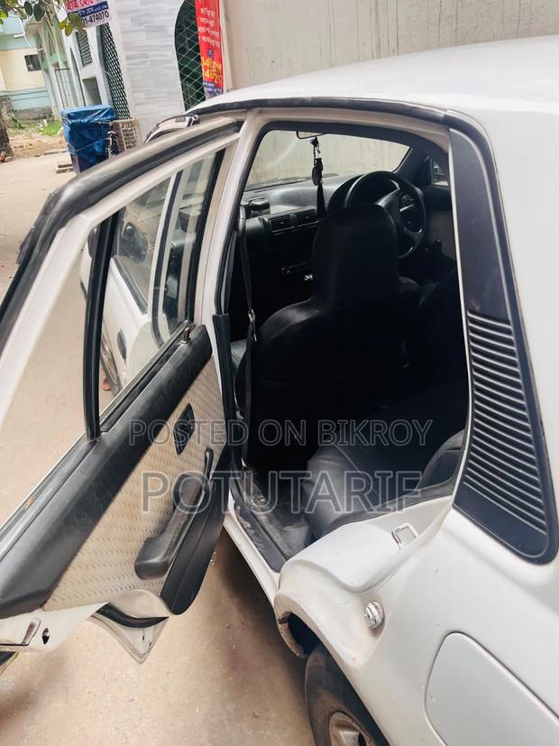 Toyota Corolla 1995 White