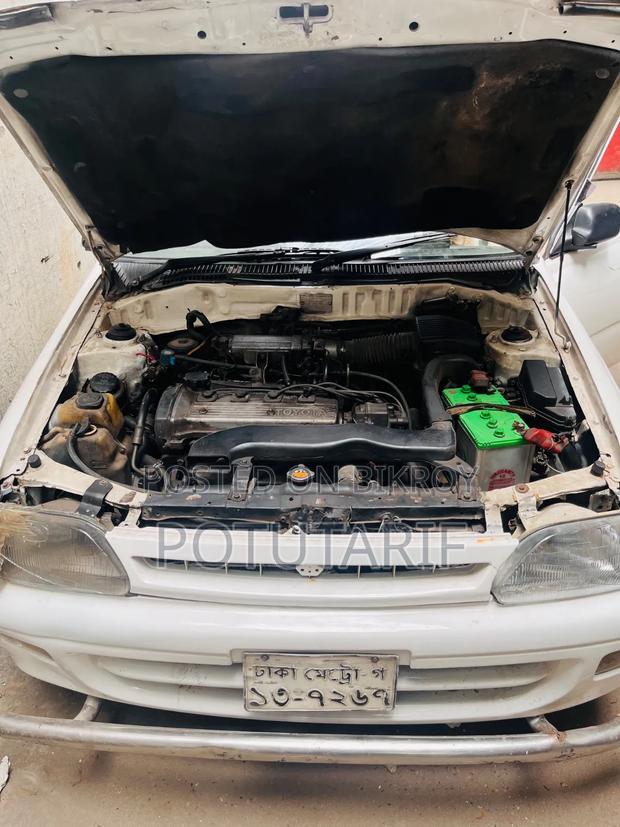 Toyota Corolla 1995 White
